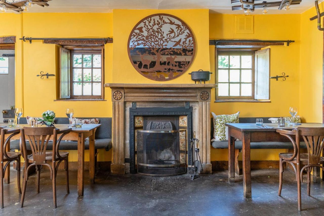 لاكوك Rising Sun Pub, Restaurant And Rooms المظهر الخارجي الصورة
