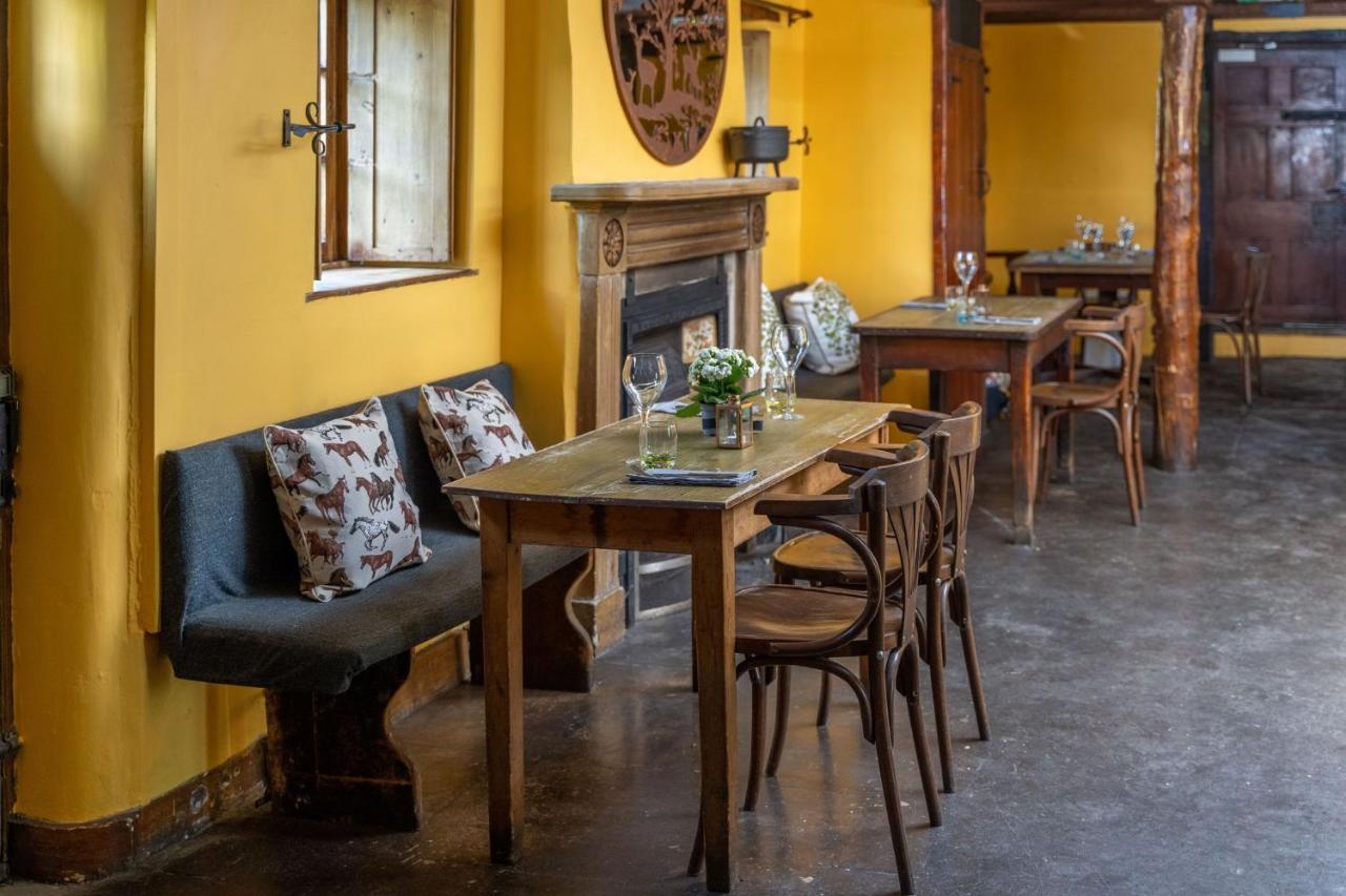 لاكوك Rising Sun Pub, Restaurant And Rooms المظهر الخارجي الصورة